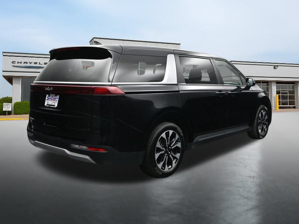 Used 2024 Kia Carnival EX FWD image 5