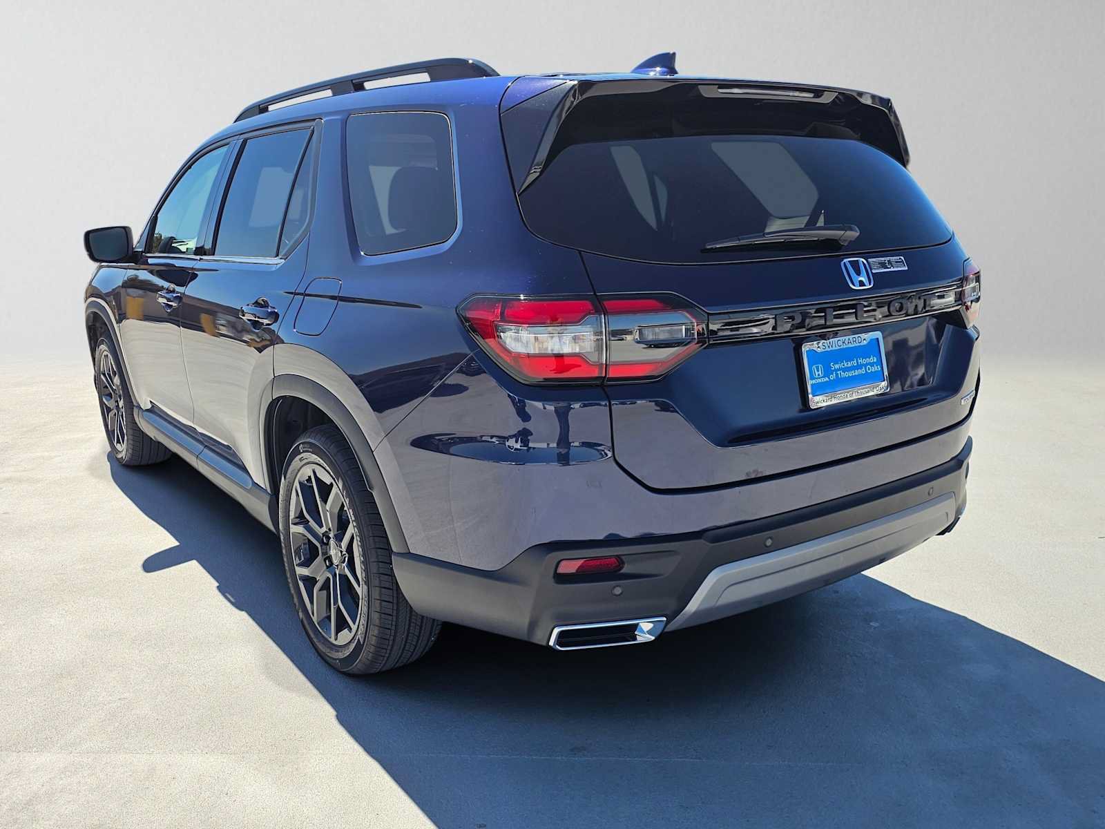 Used 2025 Honda Pilot Touring image 5