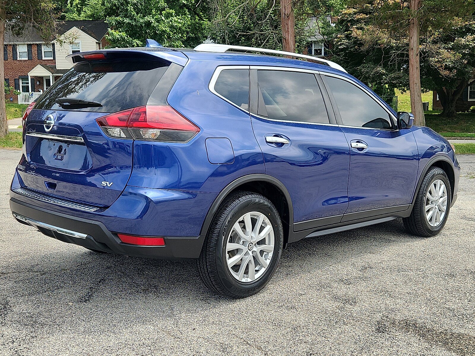 Used 2018 Nissan Rogue SV FWD image 6