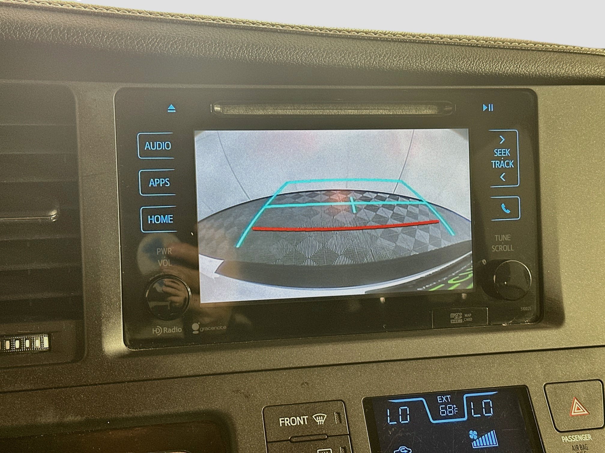 Used 2015 Toyota Sienna SE w/ SE Preferred Package FWD image 22