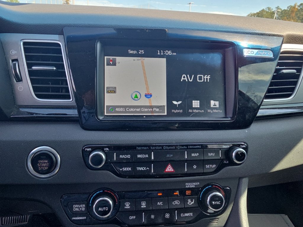 Used 2019 Kia Niro EX w/ Option Group 040 FWD image 19