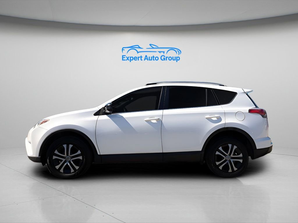 Used 2018 Toyota RAV4 LE image 2