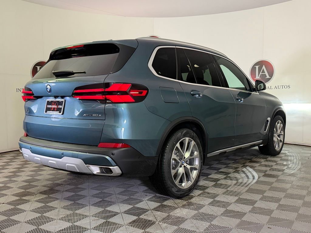 New 2026 BMW X5 xDrive50e w/ Premium Package image 8