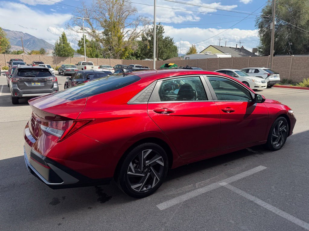 Used 2025 Hyundai Elantra SEL FWD image 4
