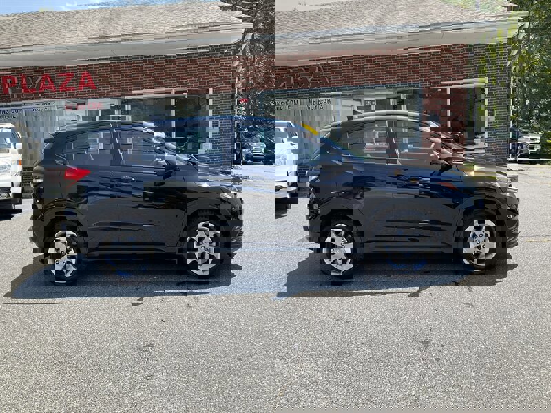 Used 2022 Honda HR-V LX image 4