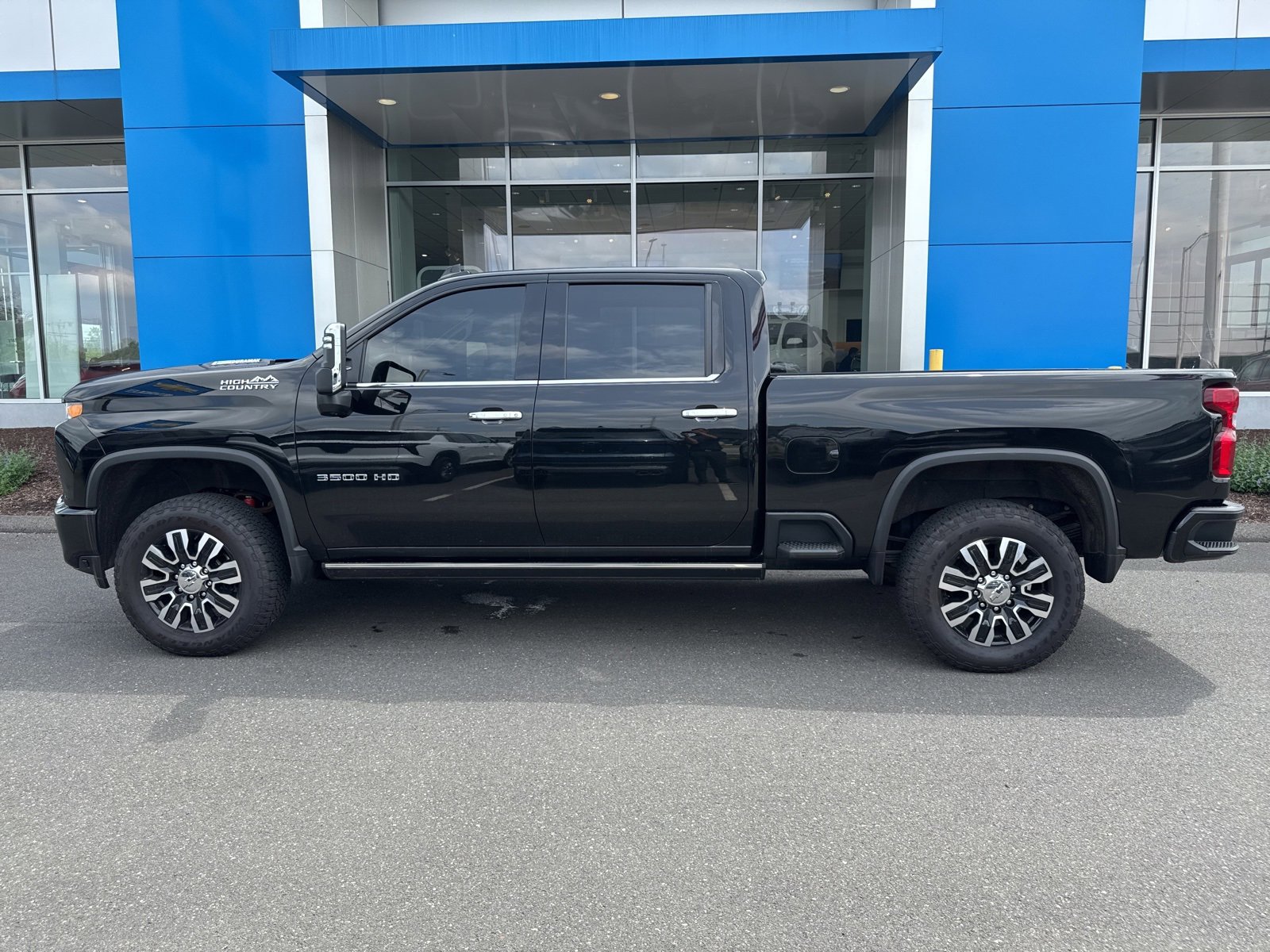 Used 2022 Chevrolet Silverado 3500 High Country image 8