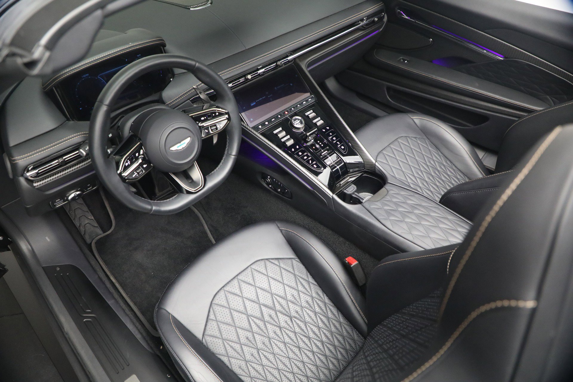 Used 2024 Aston Martin DB12 Convertible RWD image 30