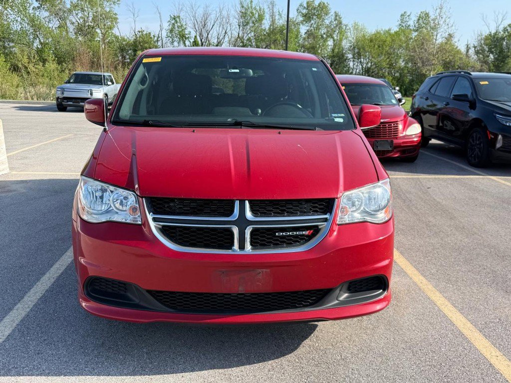 Used 2016 Dodge Grand Caravan SE image 2