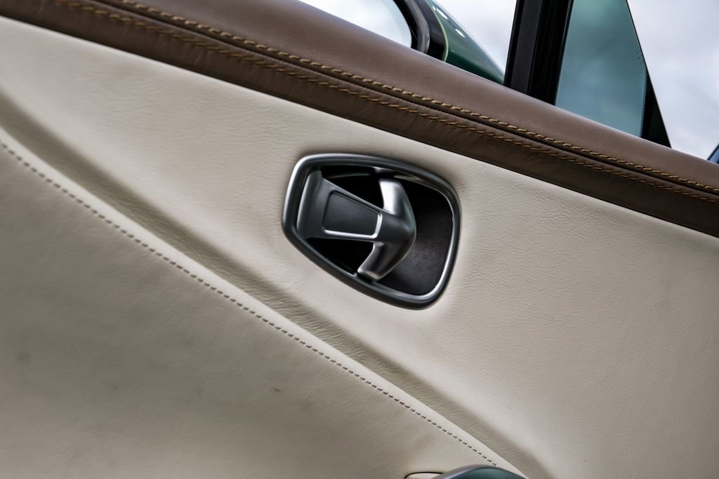 Used 2021 Aston Martin DBX image 52