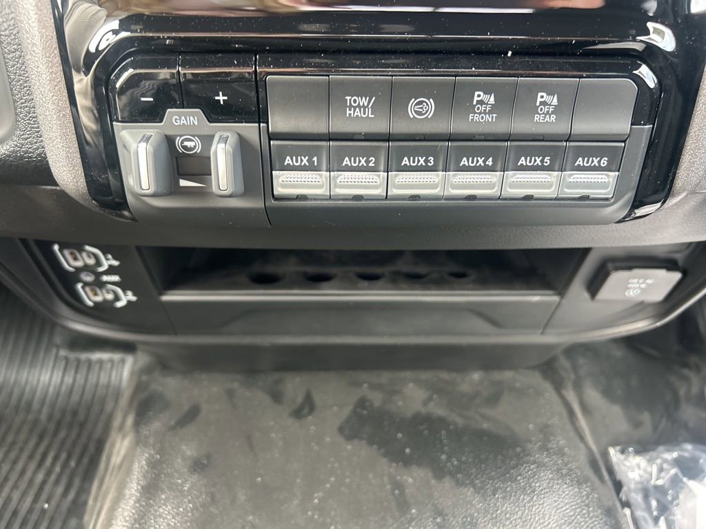 New 2026 RAM 3500 Tradesman AWD/4WD image 10