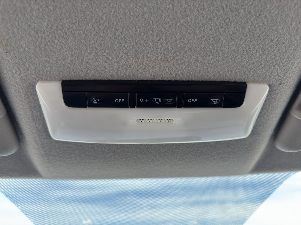 Used 2018 Nissan Kicks S FWD image 31