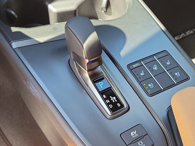 New 2026 Lexus UX 300h AWD image 27