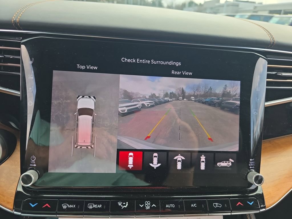 Used 2022 Jeep Grand Wagoneer Series III w/ Rear Seat Video Group 1 image 18