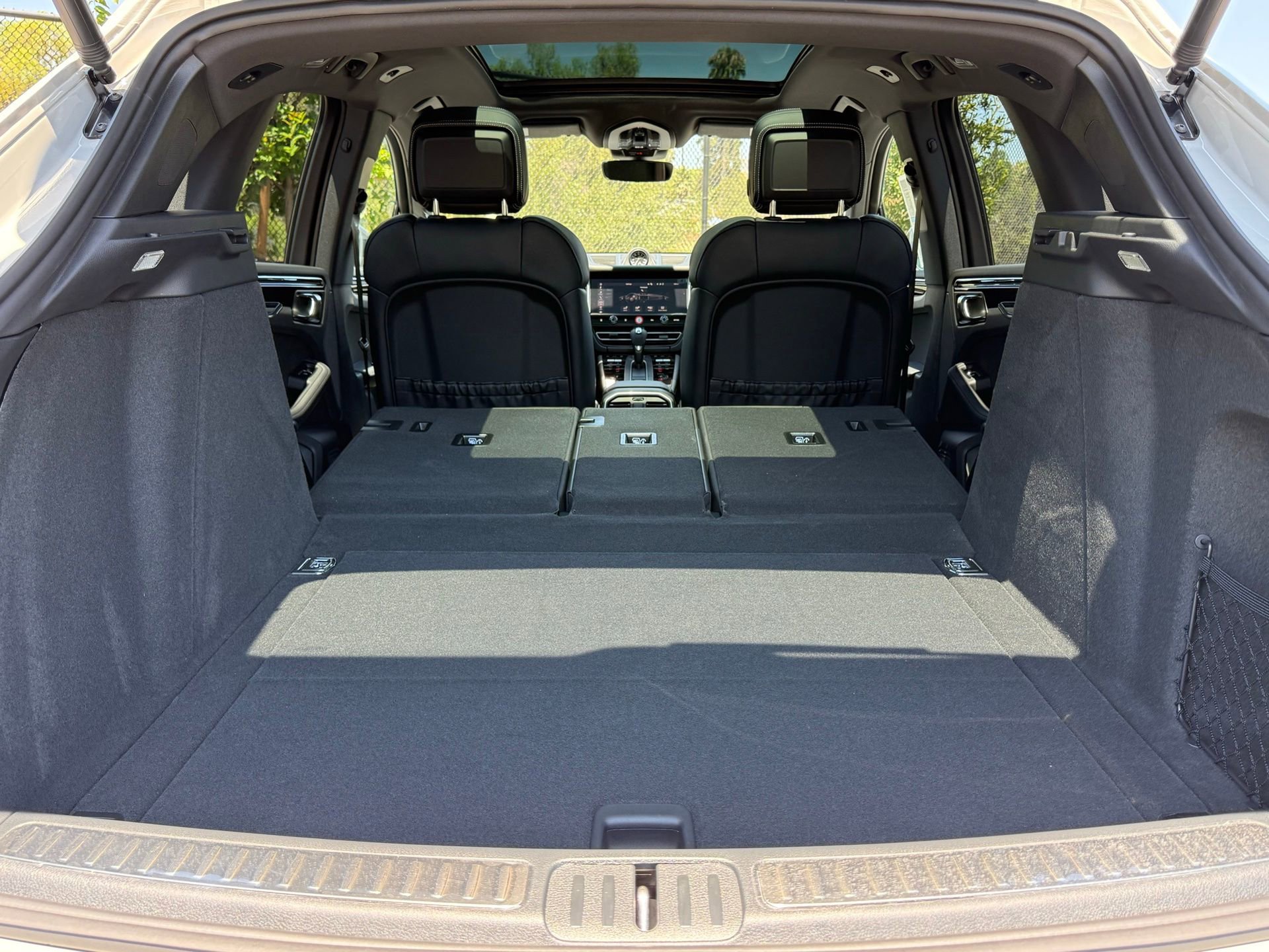 Used 2025 Porsche Macan image 35