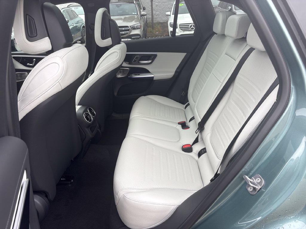 New 2027 Mercedes-Benz GLC 300 4MATIC image 25