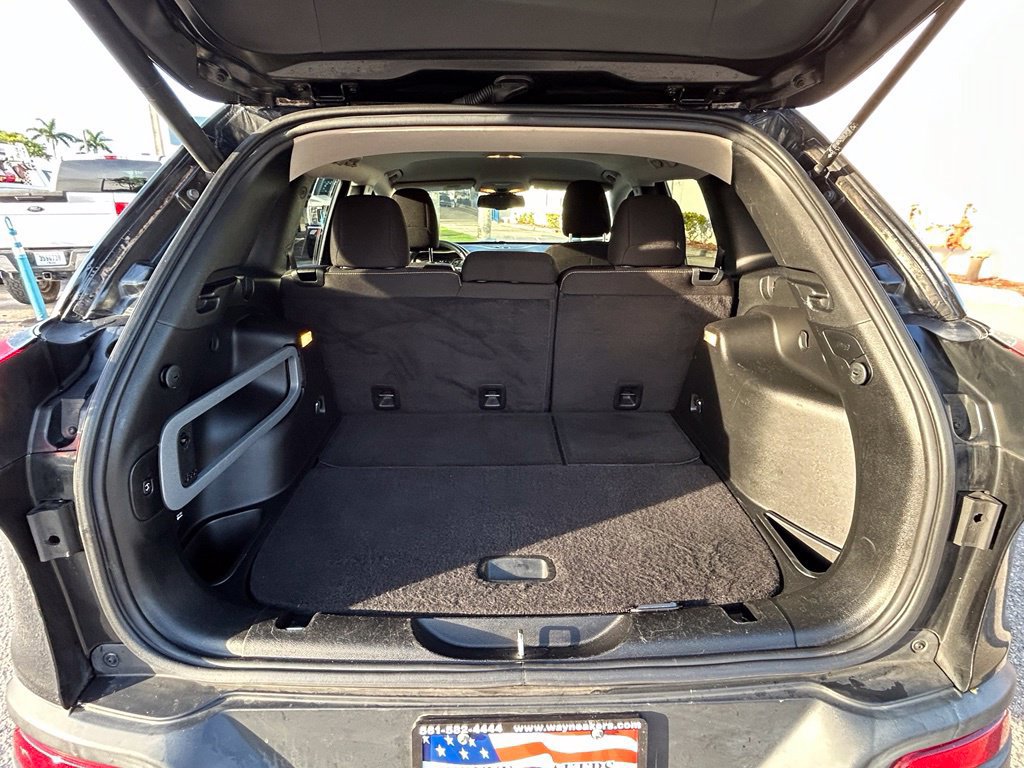 Used 2015 Jeep Cherokee Latitude w/ Comfort/Convenience Group FWD image 29