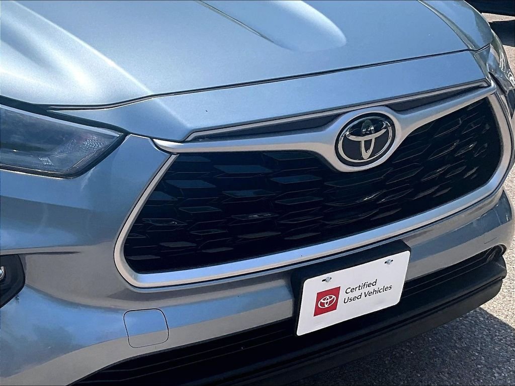 Certified 2021 Toyota Highlander XLE AWD/4WD image 33