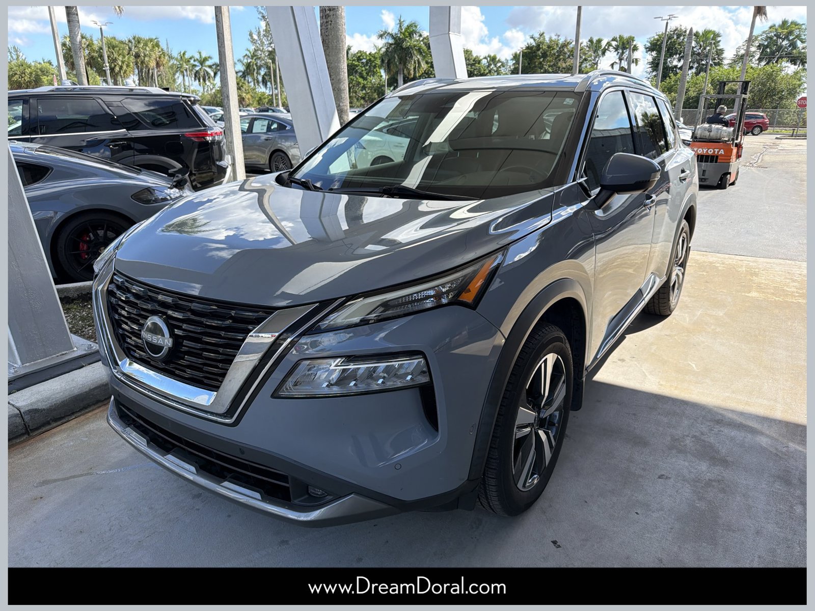 Used 2022 Nissan Rogue SL w/ SL Premium Package FWD image 1