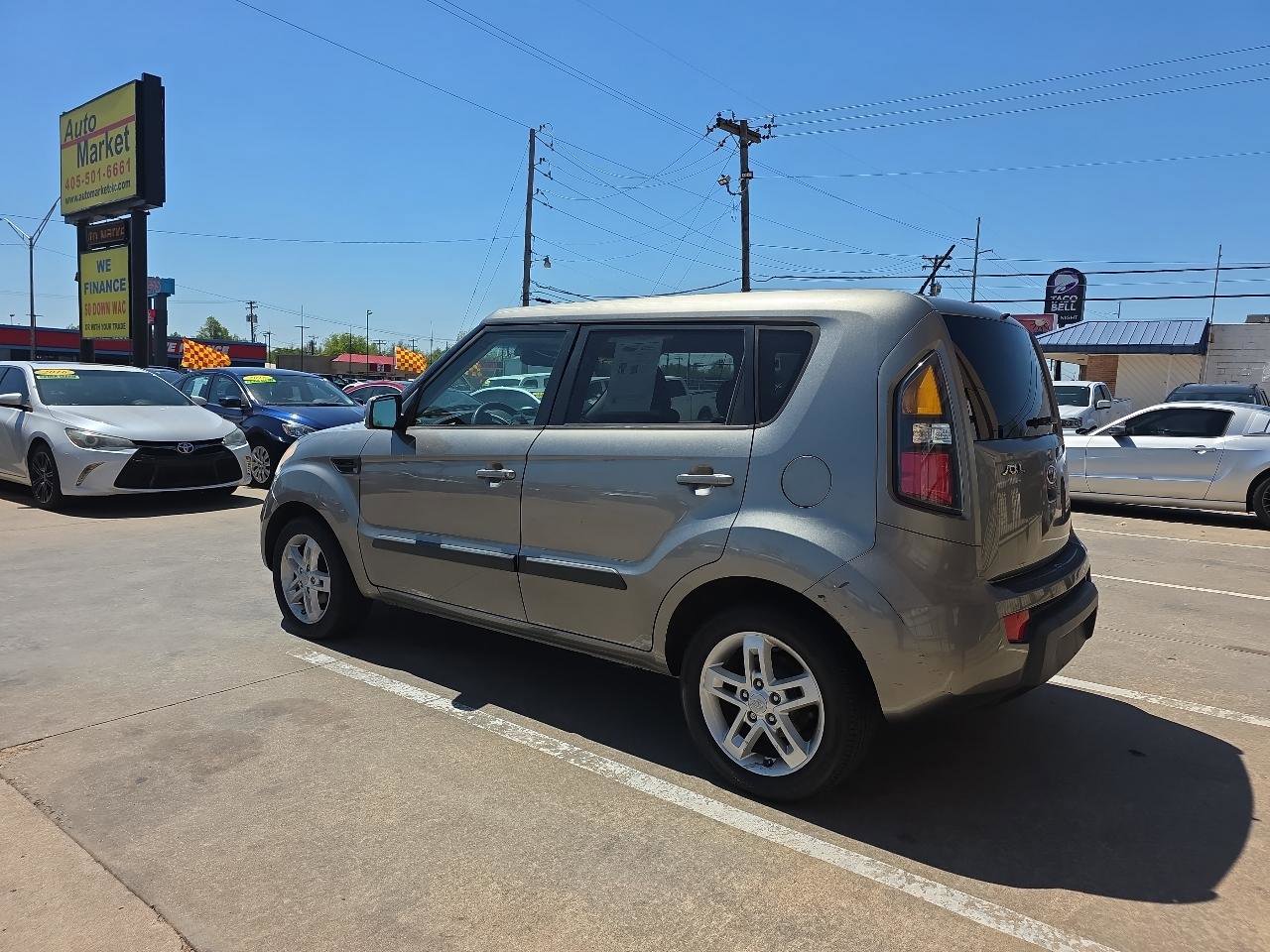 Used 2011 Kia Soul + w/ Audio Pkg image 7