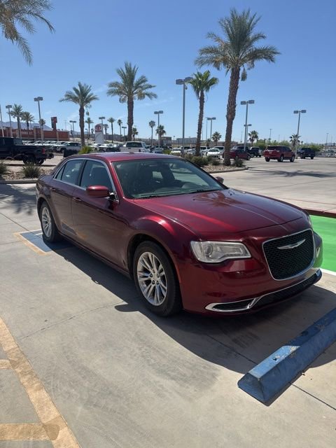 Used 2017 Chrysler 300 Limited RWD image 2
