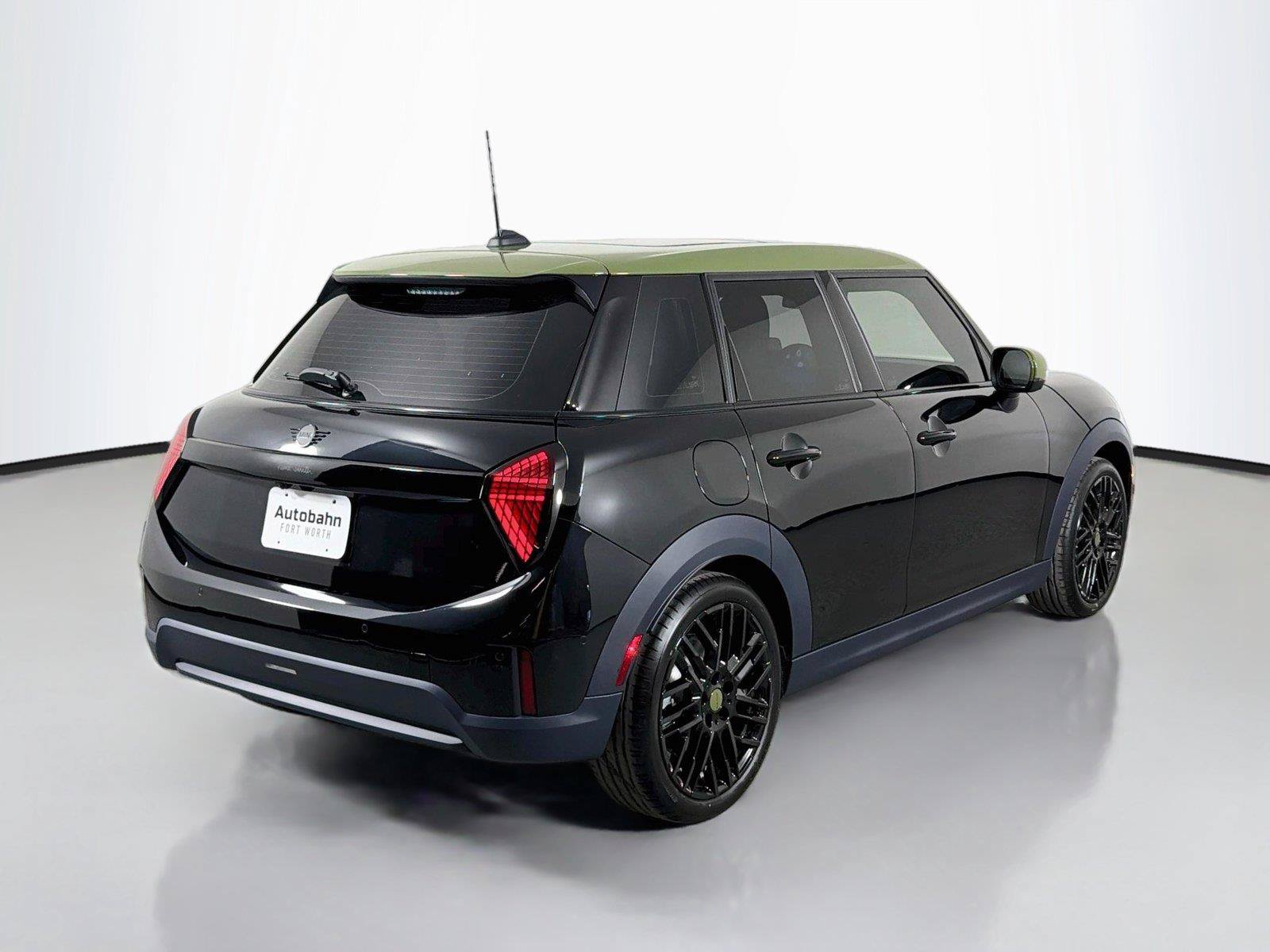 New 2027 MINI Cooper 4-Door Hardtop w/ Paul Smith Edition FWD image 5