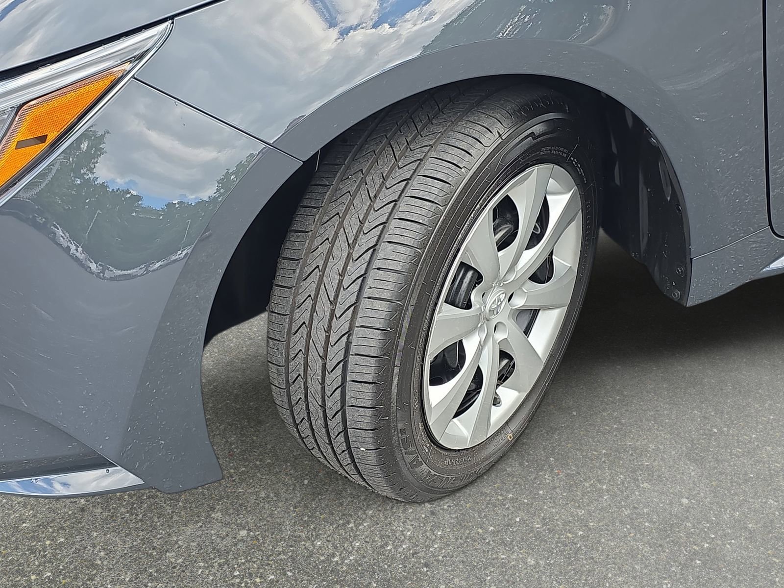 Used 2024 Toyota Corolla LE FWD image 30