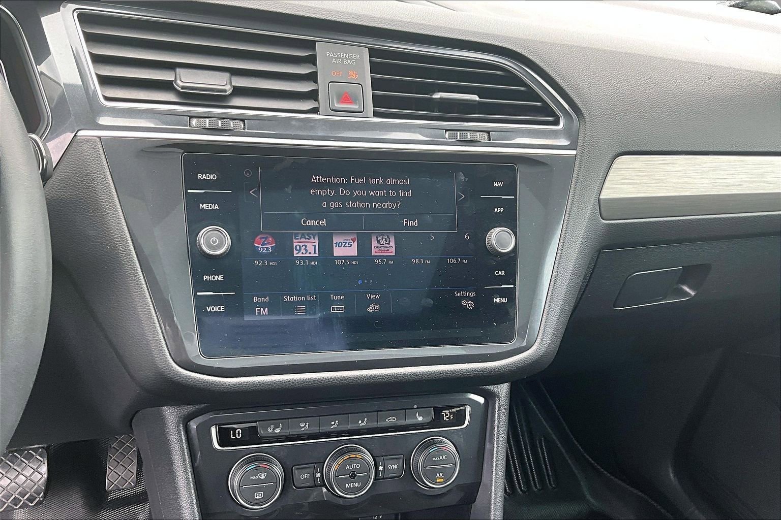 Used 2020 Volkswagen Tiguan SEL FWD image 9