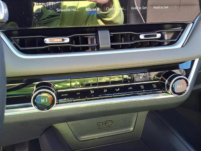 Used 2025 Chevrolet Equinox LT w/ Convenience Package II image 14