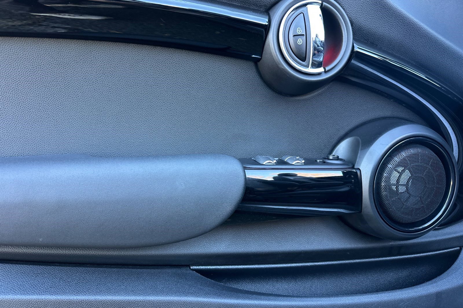 Used 2020 MINI Cooper S image 13