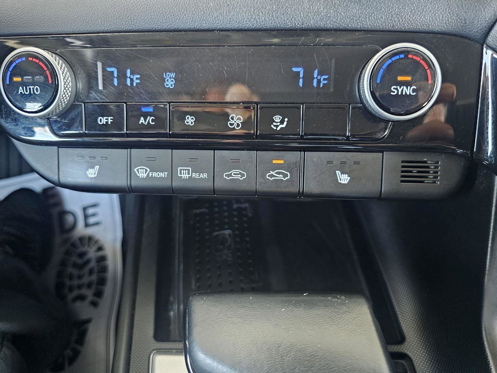 Used 2021 Hyundai Elantra Limited image 26