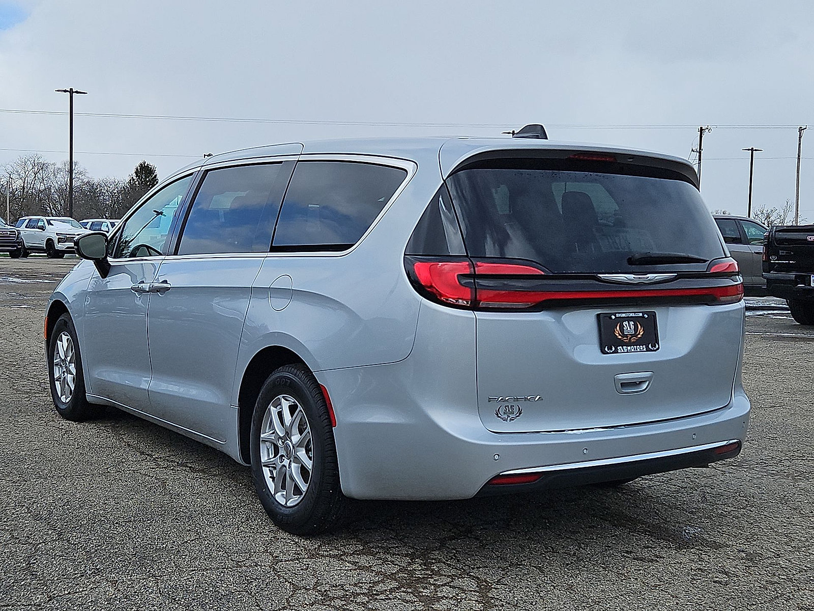 Used 2024 Chrysler Pacifica Touring-L FWD image 22