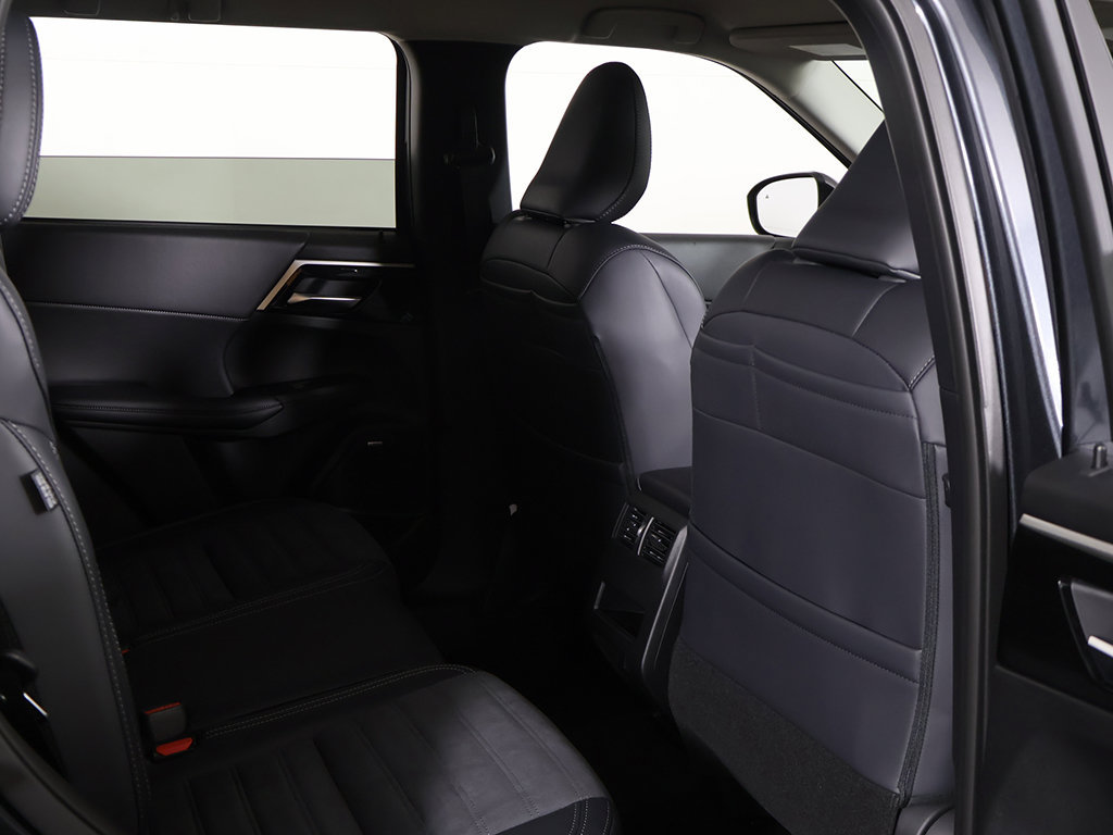 New 2026 Mitsubishi Outlander SE FWD image 30