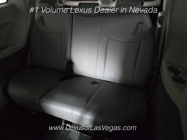 Used 2023 Toyota Sienna XLE FWD image 16