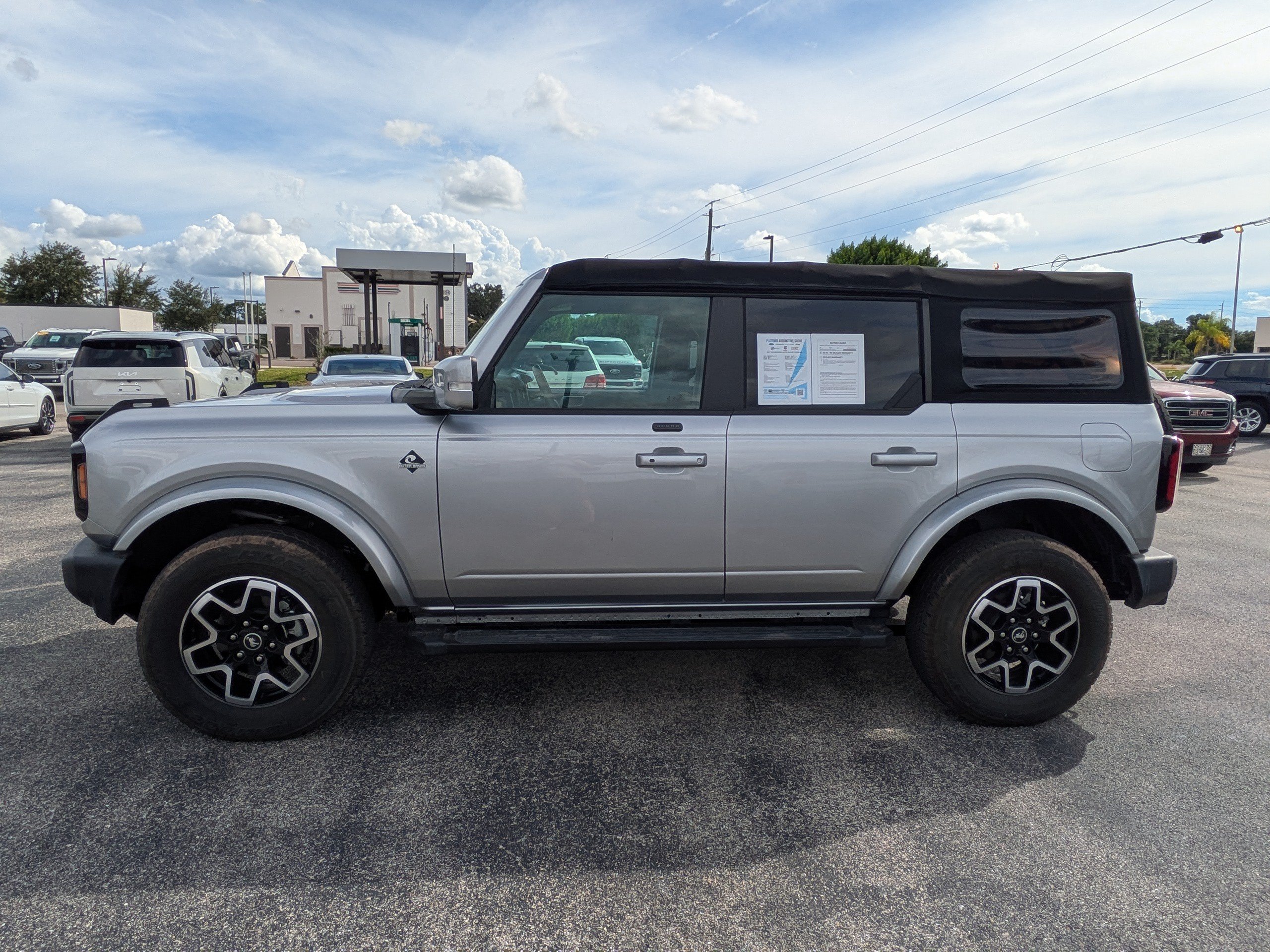 Used 2021 Ford Bronco Outer Banks AWD/4WD image 7