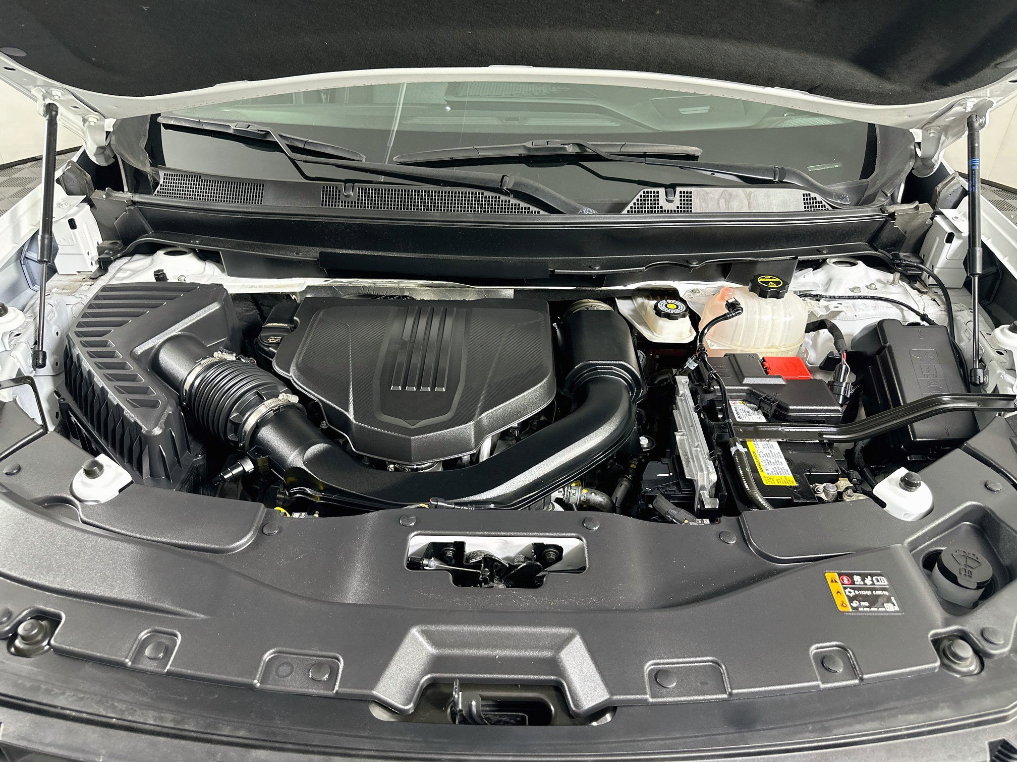 Used 2025 GMC Acadia Elevation FWD image 35