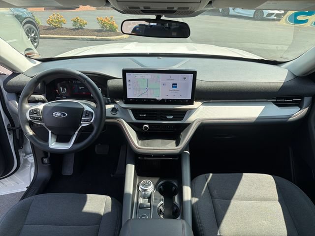 Used 2025 Ford Explorer Active AWD/4WD image 12
