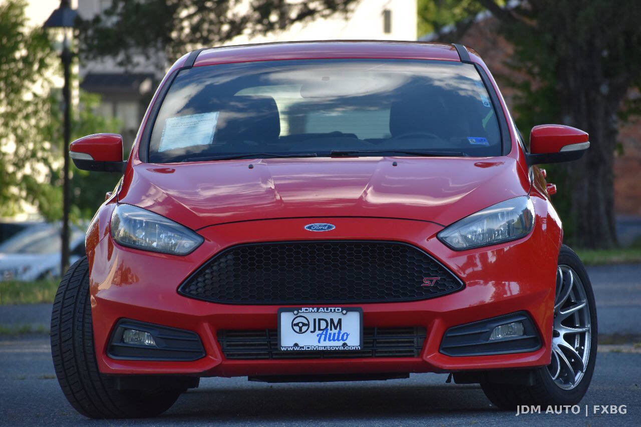 Used 2017 Ford Focus ST FWD image 3