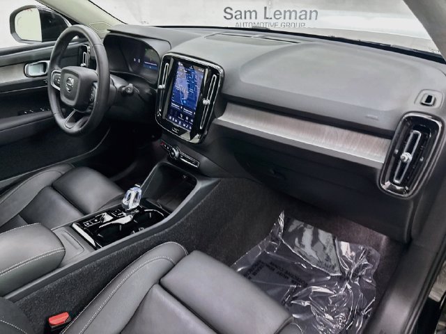 Used 2026 Volvo XC40 B5 Plus AWD/4WD image 29