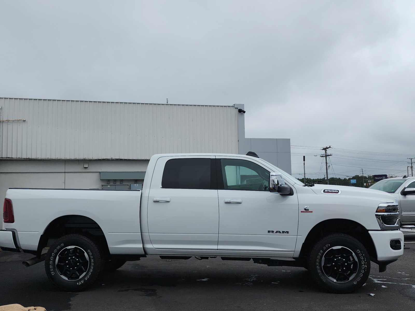 Used 2026 RAM 2500 Laramie AWD/4WD image 6