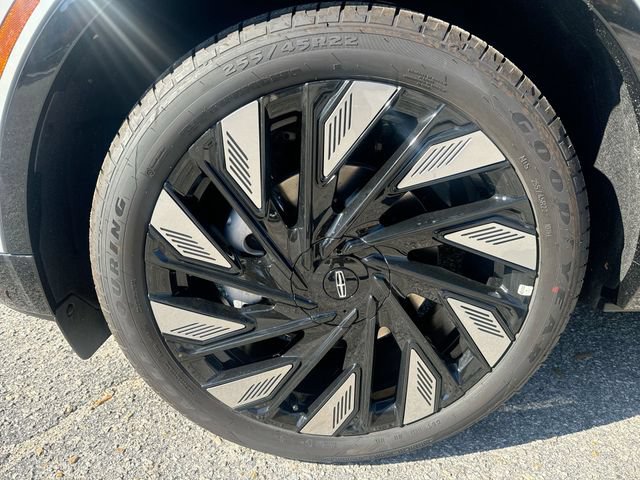 New 2026 Lincoln Nautilus Reserve w/ Jet Appearance Package AWD/4WD image 10