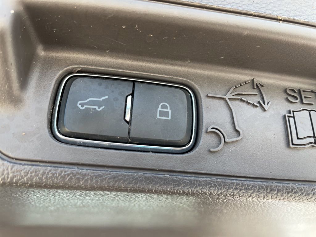 Used 2020 Ford Explorer Platinum w/ Premium Technology Package image 52