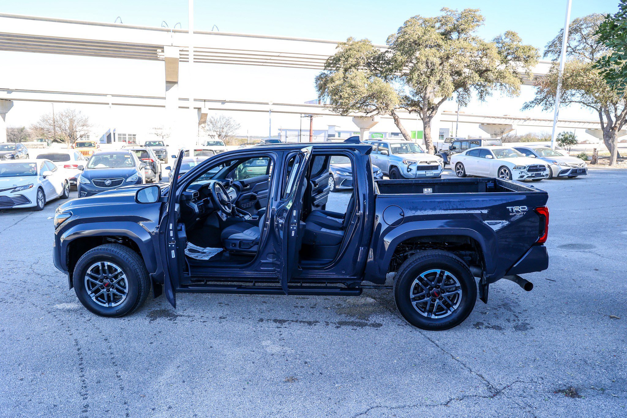 Used 2024 Toyota Tacoma TRD Sport image 11