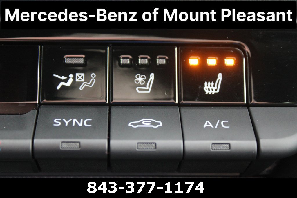 Used 2023 Toyota Crown Limited image 42