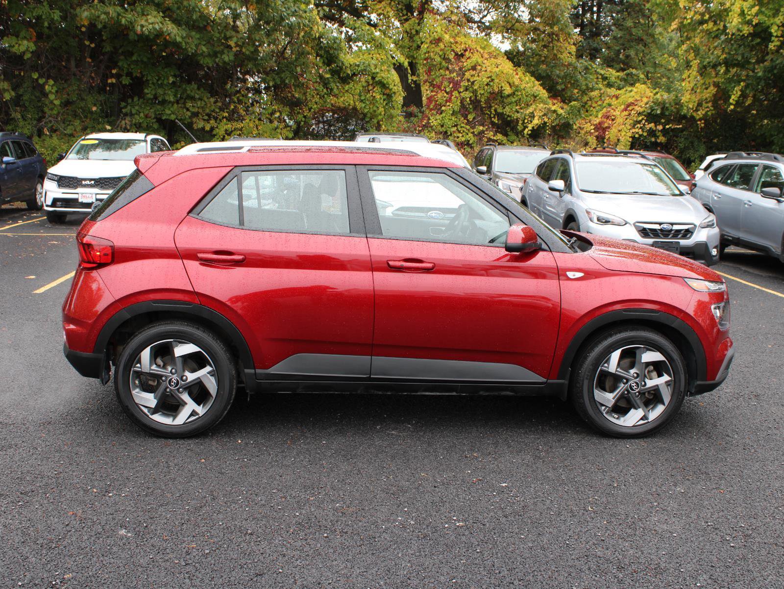 Used 2024 Hyundai Venue SEL image 6