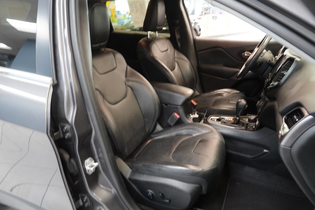 Used 2019 Jeep Cherokee Limited AWD/4WD image 21