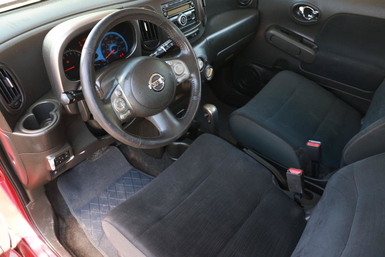 Used 2011 Nissan Cube 1.8 S w/ Interior Designer Pkg FWD image 4