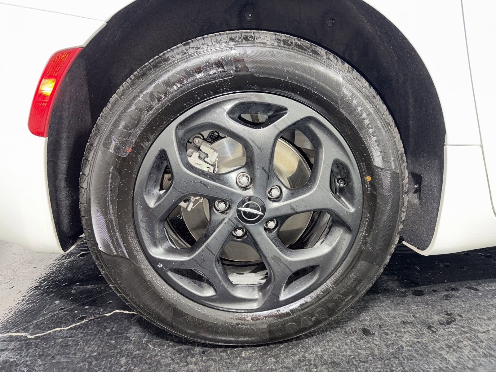 Used 2024 Chrysler Pacifica Select image 8