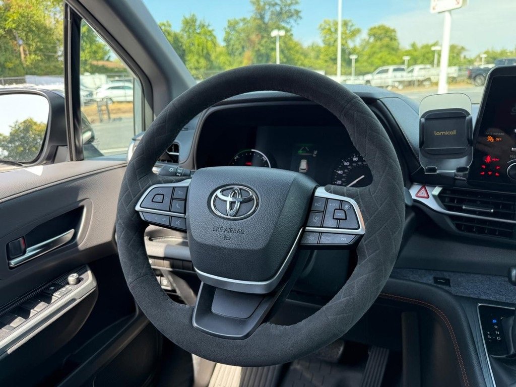 Certified 2021 Toyota Sienna XSE image 15