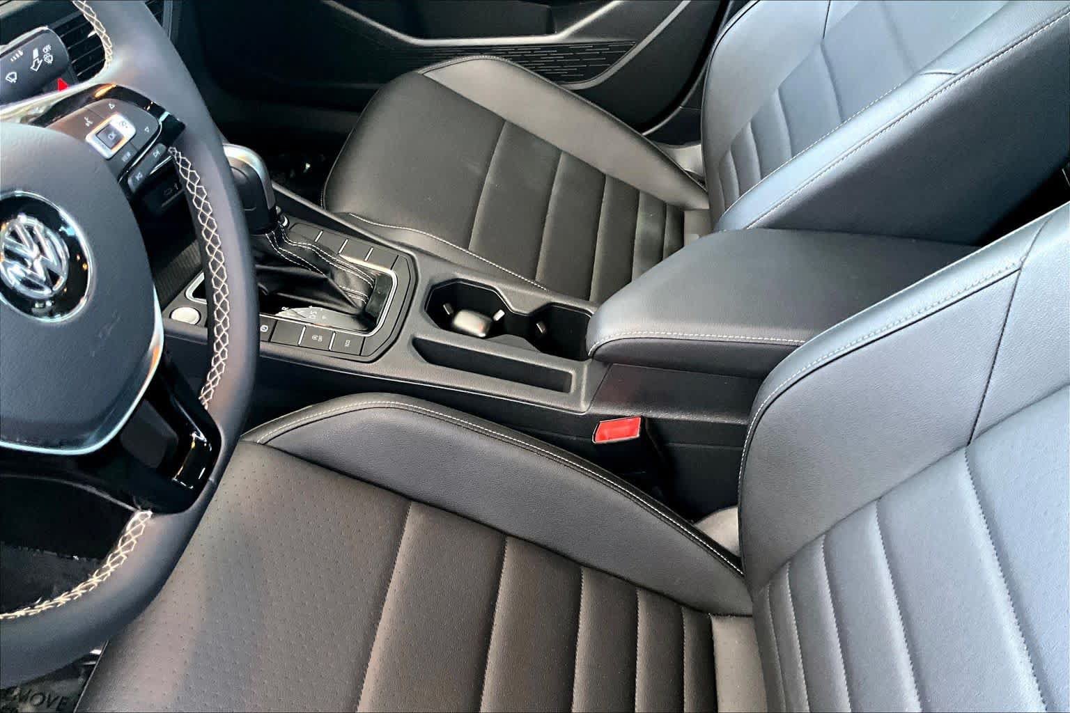 Used 2021 Volkswagen Jetta SE FWD image 17