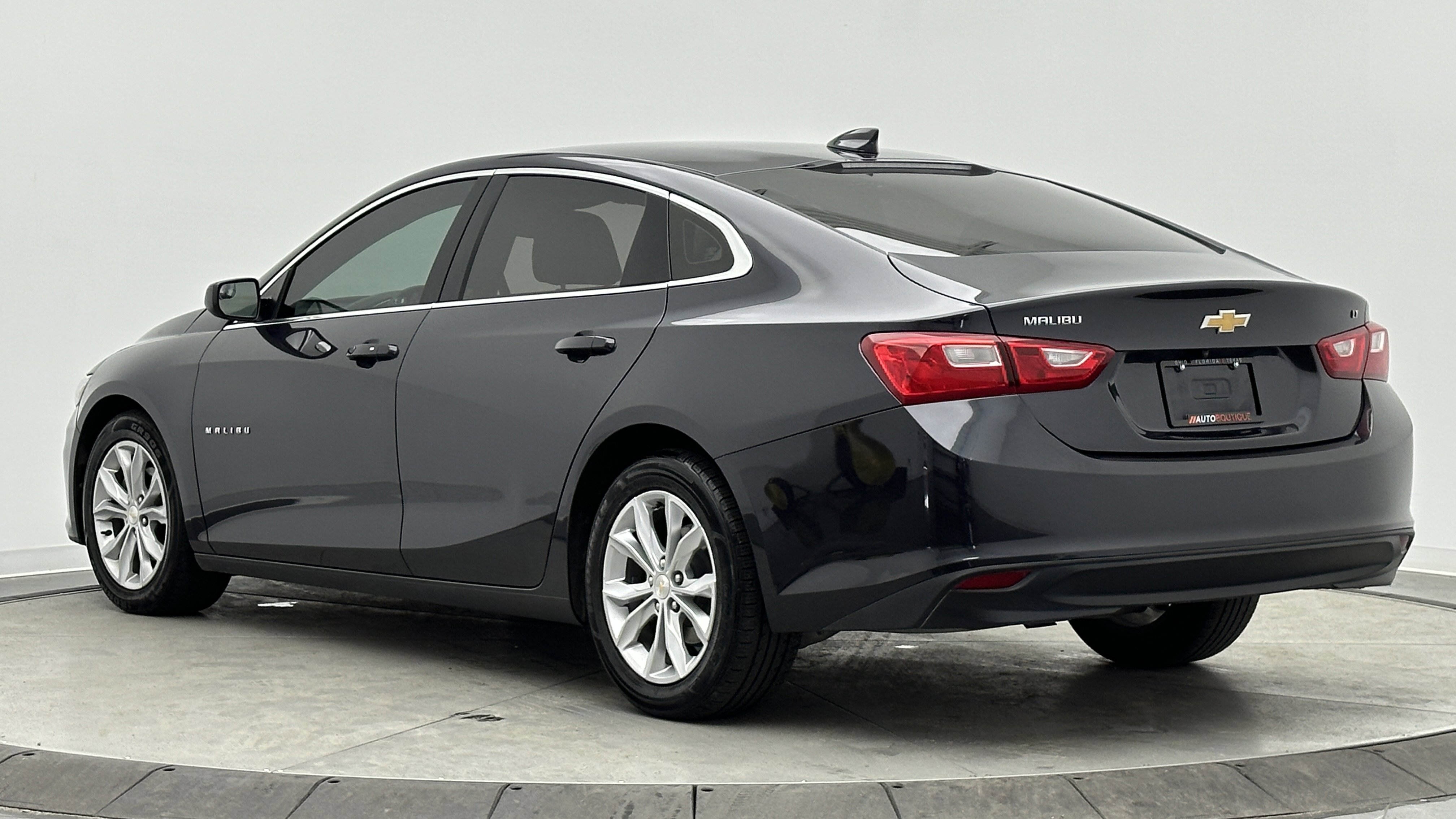 Used 2023 Chevrolet Malibu LT image 4